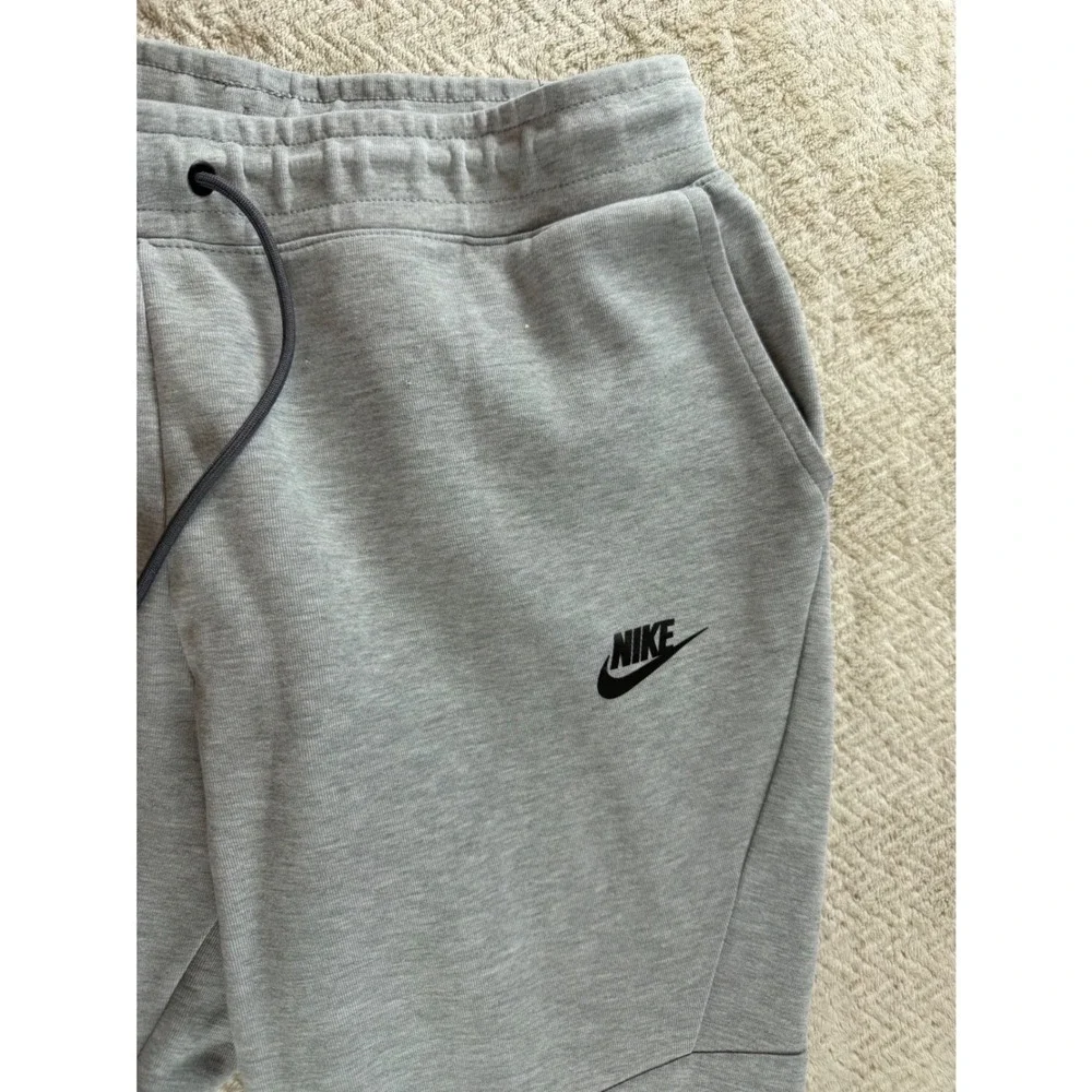 Nike Tech Fleece Joggers Mens‎ Medium Grey Heather Tapered Sweatpants